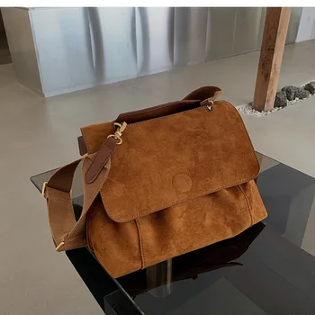 2023 новата есенно-зимна руното чанта през рамо, женствена чанта през рамо от матова кожа, ретро чанта през рамо, голяма чанта голям-месинджър