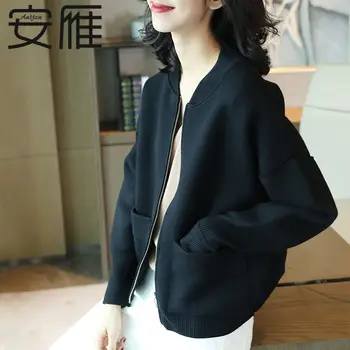 Черно палто дамско 2022 Новата пролетно-есенна бейзболна яке къса ретро свободна корея, модерно яке